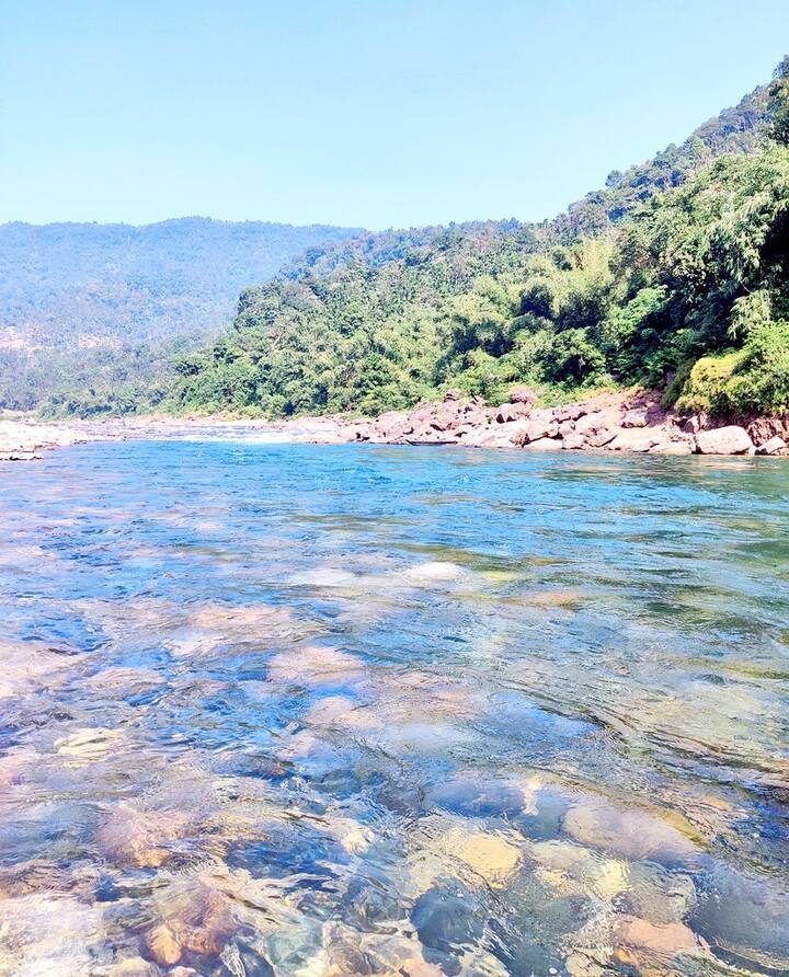 దేశంలోని నదులన్నీ ఇలా ఉండాలని ఆశిస్తున్నామని ..హాట్సాఫ్ మేఘాలయ ప్రజలు అంటూ నెటిజన్లు అంటున్నారు.