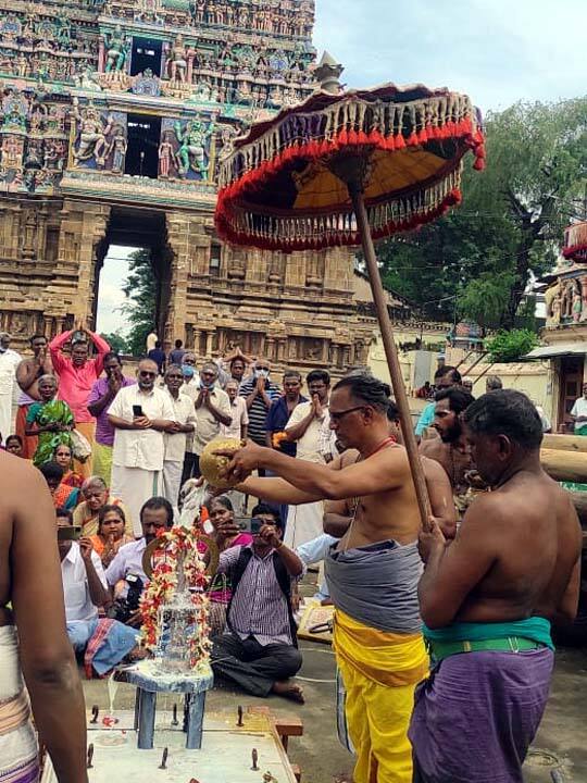Thanjavur: People worship by bathing in the river Cauvery in Thiruvaiyar தஞ்சாவூர்: திருவையாறில் நடந்த கடை குழுக்கு நீராடல்