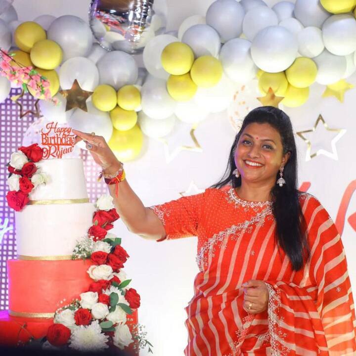 దీంతో ఆమెకి తన పిల్లలు సర్ప్రైజ్ బర్త్ డే పార్టీ ప్లాన్ చేశారు.  (Photo Courtesy: Instagram)