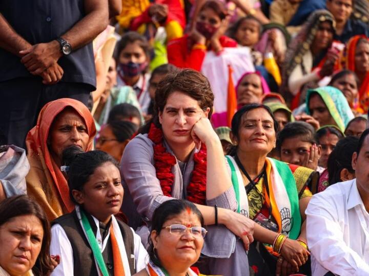 Chitrakoot में Priyanka Gandhi का हल्ला बोल, जानें क्यों महिलाओं से बोलीं- सुनो द्रौपदी शस्त्र उठा लो, अब गोविंद ना आएंगे UP Elections 2022 Priyanka Gandhi Attacks BJP in Chitrakoot says womens can end violence in politics Chitrakoot में Priyanka Gandhi का हल्ला बोल, जानें क्यों महिलाओं से बोलीं- सुनो द्रौपदी शस्त्र उठा लो, अब गोविंद ना आएंगे