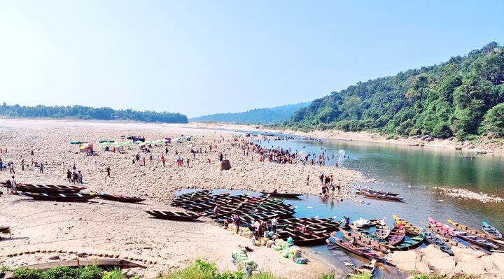 ఈ నది పేరు ఉంగోట్. షిల్లాంగ్ నుంచి 100 కిలోమీటర్ల దూరంలో ఇది ఉంది.