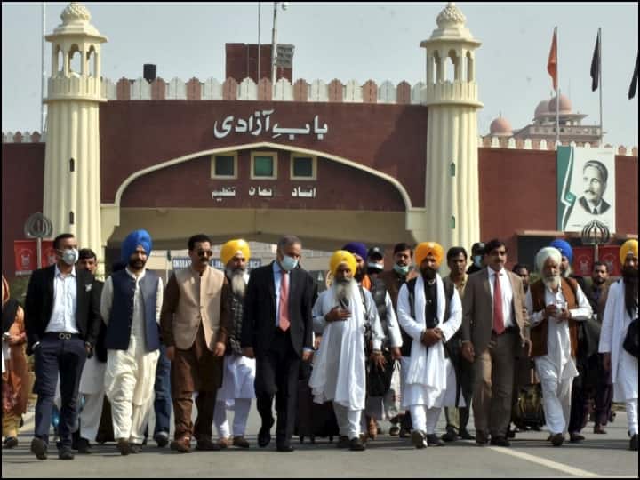 Kartarpur Corridor Reopen: करतारपुर साहिब कॉरिडोर खुला, पहले दिन 28 सिख तीर्थयात्री पहुंचे पाकिस्तान