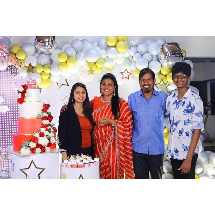 ఈరోజు రోజా పుట్టినరోజు వేడుకలు జరుపుకుంటుంది.  (Photo Courtesy: Instagram)