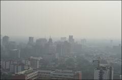 Delhi Air Pollution: दिल्ली में स्कूल-कॉलेज बंद, ट्रकों की एंट्री बैन और निर्माण कार्य पर पाबंदी, सरकार ने उठाए ये कदम