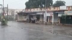 ગાંધીનગર: વરસાદ અને ઠંડીના કારણે બે ઋતુનો એક સાથે અનુભવ, જુઓ ગુજરાતી ન્યુઝ