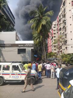 Powai Fire : पवईच्या साकी विहार रोडवर कारच्या सर्व्हिस सेंटरला भीषण आग