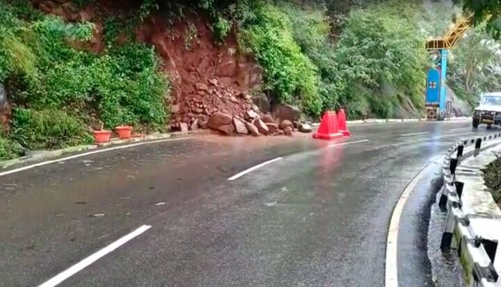 భారీ వర్షాలు కురుస్తున్న నేపథ్యంలో అలిపిరి నకడమార్గం, శ్రీవారి మెట్టు మార్గాన్ని మూసివేశారు టీటీడీ అధికారులు