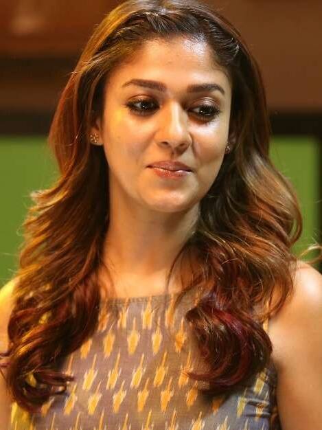 నయన్ కేవలం తన ముఖాన్నే కాకుండా ఫిగర్ను కూడా ఫిట్గా ఉంచుకుంటూ ‘లేడీ సూపర్ స్టార్’ ఇమేజ్ను సొంతం చేసుకుంది. (Image Credit: Social Media)