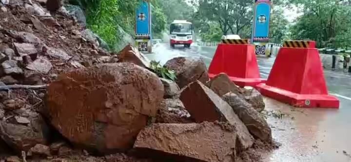 తిరుమల ఘాట్ రోడ్డులో విరిగిపడిన కొండ చరియలు