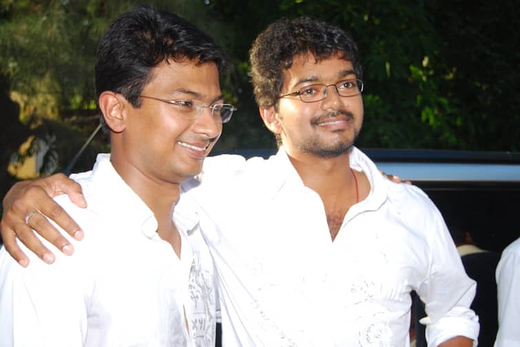 Vijay, Udhayanidhi Stalin to re unite for movie soon After 13 years of kuruvi Vijay-Udhayanidhi Stalin Reunite: மீண்டும் குருவி கூட்டணி...13 ஆண்டுகளுக்குப் பின் இணையும் விஜய்-உதயநிதி!