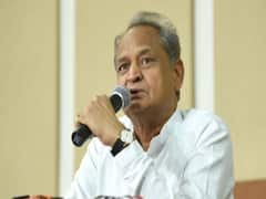 Rajasthan News: राजस्थान में कोरोना वैक्सीन नहीं लगवाने वाले हो जाएं सावधान... सरकार ने दिया ये बड़ा अल्टीमेटम