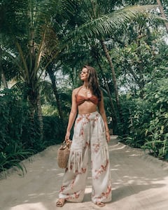 Pooja Hegde Photos: పూజా... వెరీ హాట్ గురూ, ఎక్స్‌పోజింగ్లో తగ్గేదేలే