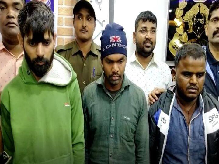 Maharajganj News- Police of UP's Maharajganj busted the gang who cheated through ATM, 3 arrested ANN Maharajganj News: महाराजगंज पुलिस ने  ATM  के जरिए ठगी करने वाले गिरोह का किया पर्दाफाश, 3 गिरफ्तार