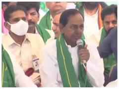 Telangana: तेलंगाना के सीएम केसीआर समेत TRS के कई नेताओं ने दिया महाधरना, धान खरीदने में केंद्र पर दोहरा रवैया अपनाने का आरोप