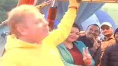 Varanasi में देव दीवाली की रौनक, शहर को आसमान से निहारने का मौका