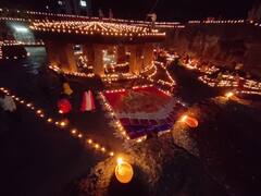 In Pics : त्रिपुरारी पौर्णिमेनिमित्त पुण्यातील मंदिरे हजारो दिव्यांनी उजळली