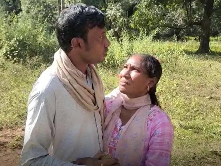 नक्सलियों के चंगुल से छूटने के बाद इंजीनियर पति से लिपटकर रोई पत्नी, भावुक होकर कही ये बात