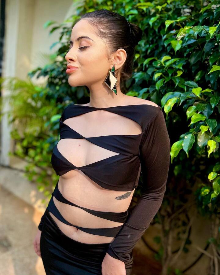 छोट्या पडद्यावरील प्रसिद्ध अभिनेत्री उर्फी जावेद (Urfi Javed ) तिच्या एअरपोर्ट लूकमुळे चर्चेत असते. (photo: urf7i/ig)