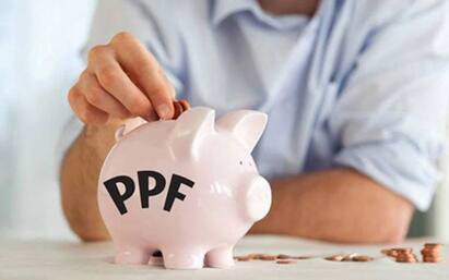 সাধারণ পাবলিক প্রভিডেন্ট ফান্ড Public Provident Fund (PPF)-এ টাকা রেখে পেতে পারেন ১.৫ কোটি। সেই ক্ষেত্রে নির্দিষ্ট কৌশল মেনে করতে হবে বিনিয়োগ। তাহলেই আমানত থেকে সবথেকে বেশি টাকা উপার্জন করতে পারবেন গ্রাহক। জেনে নিন কী সেই ট্রিকস ?