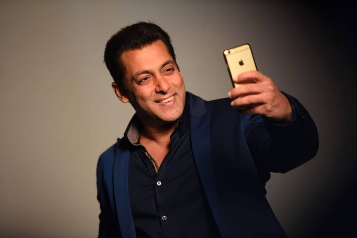 कोरोनापासून बचाव करण्यासाठी कोरोना प्रतिबंधक लस घेणे खूप गरजेचे आहे.(Photo:@BeingSalmanKhan/FB)