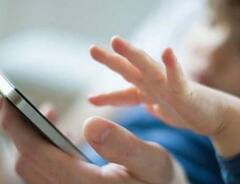 आपल्या चिमुकल्यांच्या हातात स्मार्टफोन देताय, मग ही बातमी वाचाच...!