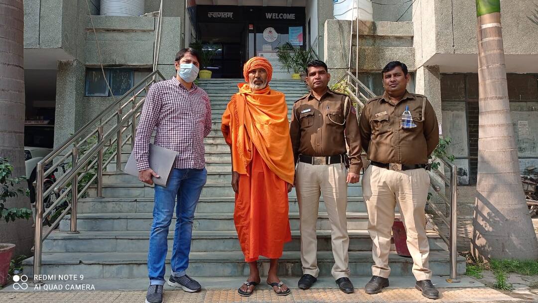 Delhi News: दिल्ली के मंदिरों में साधु बनकर रह रहा था व्यक्ति, पुलिस ने पकड़ा तो हुआ ये खुलासा Delhi news: person was living as a monk in the temples of Delhi arrest revealed him as a absconder ANN Delhi News: दिल्ली के मंदिरों में साधु बनकर रह रहा था व्यक्ति, पुलिस ने पकड़ा तो हुआ ये खुलासा