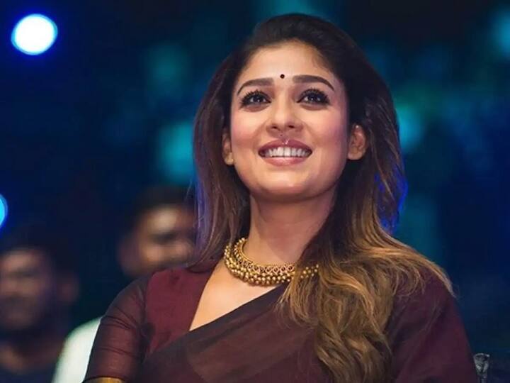 இலை ஒன்றில் மேடை அமைத்து ஒலி வாங்கி கையில் கொடுத்து பறவைகளை பாடச் செய்வேன்