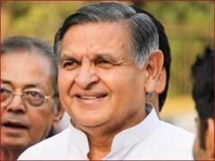 Delhi News: निगम चुनाव से पहले कांग्रेस नेता योगानंद शास्त्री एनसीपी में शामिल, विधानसभा अध्यक्ष थे