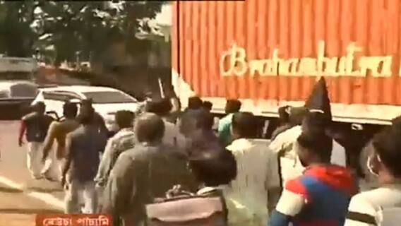 Birbhum: দেউচা পাঁচামিতে বিজেপিকে কালো পতাকা, নেতাদের গাড়ি ঘিরে বিক্ষোভ | Bangla News