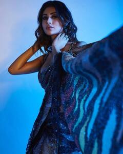 Mouni Roy Photos: इन तस्वीरों में बला की खूबसूरत लग रही हैं Mouni Roy, फोटो देख आपको भी हो जाएगा प्यार !