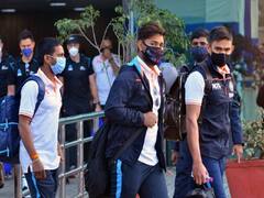 रांची पहुंची भारत-न्यूजीलैंड की टीमें, एक झलक पाने के लिए उमड़ी लोगों की भीड़- देखें तस्वीरें 