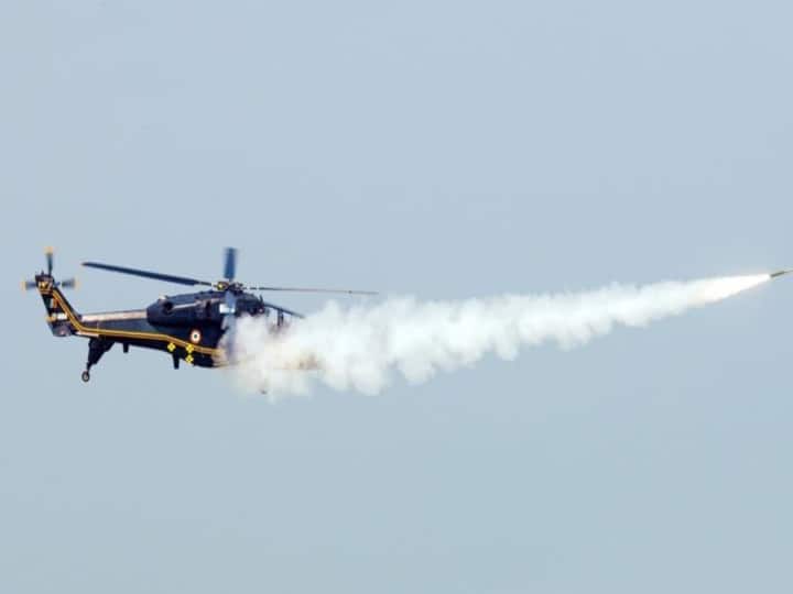 PM Modi Hands Over Made-in-India Light Combat Helicopters To IAF In UP's  Jhansi | PM Modi Jhansi Visit: एयरफोर्स को लड़ाकू हेलिकॉप्टर, आर्मी को  ड्रोन, झांसी में पीएम मोदी ने दीं ये