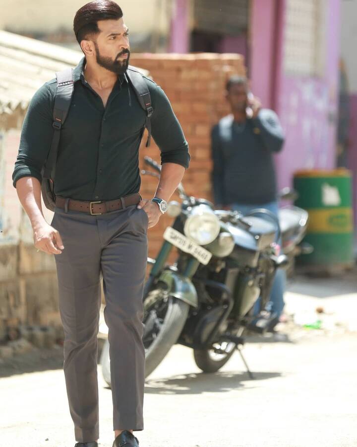 1977 ஆம் ஆண்டு பிறந்தவர் அருண் விஜய்..