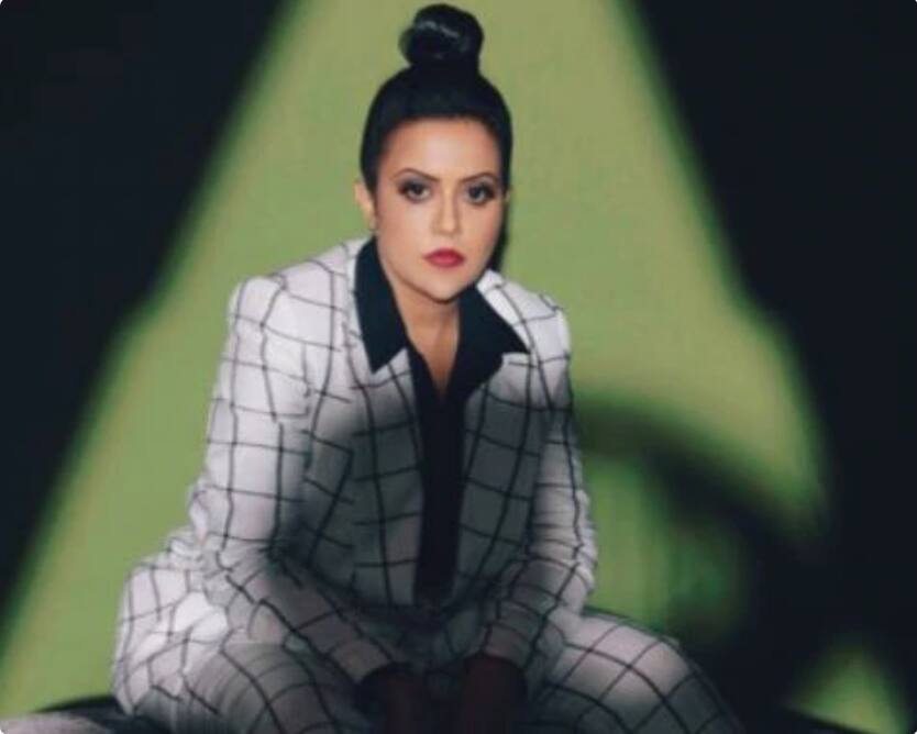 Amruta Fadanvis: New song of Amrita Fadanvis released, Netkari said ... Amruta Fadanvis : अमृता फडणवीस यांचं नवं गाणं प्रदर्शित, नेटकरी म्हणाले...