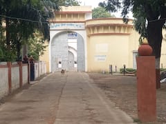 Ujjain News: उज्जैन सेंट्रल जेल में चल रहा था ऑनलाइन ठगी का खेल, कैदी का वीडियो वायरल हुआ तो अब...