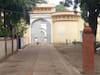 Ujjain News: उज्जैन सेंट्रल जेल में चल रहा था ऑनलाइन ठगी का खेल, कैदी का वीडियो वायरल हुआ तो अब...