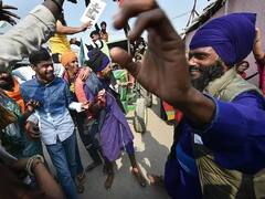 3 Farm Laws Repealed: কৃষি আইন বাতিলের ঘোষণা প্রধানমন্ত্রীর, সিঙ্ঘু, টিকরি, গাজিপুর সীমানায় উচ্ছ্বাস কৃষকদের