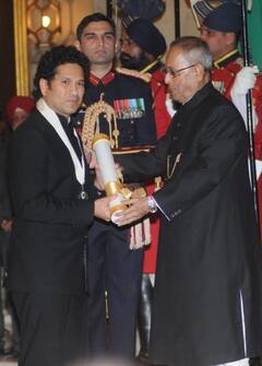 Indian Cricketers Education: कोई हाईस्कूल तो कोई इंटर पास, जानिए कितना पढ़े-लिखे हैं ये फेमस क्रिकेटर्स