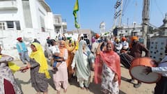 Farm Laws Repeal: ਮੋਦੀ ਵੱਲੋਂ ਖੇਤੀ ਕਾਨੂੰਨ ਰੱਦ ਹੋਣ ਮਗਰੋਂ ਕਿਸਾਨਾਂ 'ਚ ਖੁਸ਼ੀ ਦੀ ਲਹਿਰ, ਵੇਖੋ ਤਸਵੀਰਾਂ