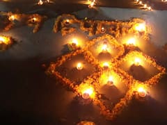 In Pics: बक्सर में लाखों दीये जलाकर मनाई गई देव दीपावली, मन मोह लेंगी रामरेखा घाट पर हुई गंगा आरती की तस्वीरें