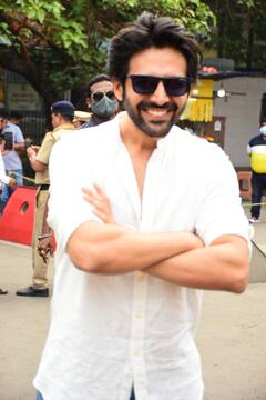 Kartik Aaryan Update: প্রথমদিনেই প্রশংসিত 'ধামাকা', সিদ্ধি বিনায়ক মন্দিরে পুজো দিলেন কার্তিক আরিয়ান