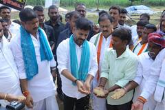 In Pics: ‘కల్లాలల్లో కాంగ్రెస్’ కార్యక్రమంలో రేవంత్ రెడ్డి.. మెదక్ జిల్లాలో పర్యటన..