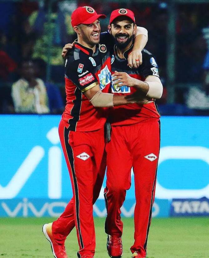 AB De Villiers Announced His Retirement From All Forms Of Cricket | AB De Villiers Retirement: ఇకపై కోహ్లీ, ఏబీడీ కలిసి ఆడరు.. షాకింగ్ న్యూస్ చెప్పిన ఏబీడీ? AB De Villiers Announced His Retirement From All Forms Of Cricket | AB De Villiers Retirement: ఇకపై కోహ్లీ, ఏబీడీ కలిసి ఆడరు.. షాకింగ్ న్యూస్ చెప్పిన ఏబీడీ?