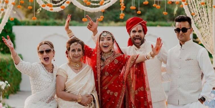 Rajkummar Rao patralekha wedding Expression Steals Hearts Unseen Photo Rajkummar - Patralekha Wedding Pic: নবদম্পতির নতুন ছবি পোস্ট সোশ্যাল মিডিয়ায়, ভাইরাল রাজকুমারের এক্সপ্রেশন