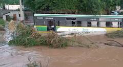 Flash Floods in Andhra Pradesh: অন্ধ্রপ্রদেশে হড়পা বানে জলের তলায় বাস, মৃত অন্তত ১১, নিখোঁজ ৫০