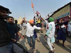 Farmers Celebrate on Farm Laws Repeal: 'మా పొలంలో మొలకలొచ్చాయి..' దేశవ్యాప్తంగా రైతుల సంబరాలు