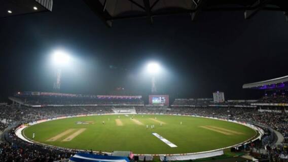 T-20: টি-২০-র আগে ইডেনের সামনে কালোবাজারি!, তিন-চার গুণ বেশি দামে টিকিট ব্ল্য়াক | Bangla News