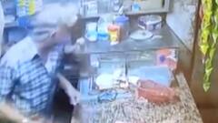 સુરતઃઅસામાજિક તત્વોનો વધ્યો આતંક,વૃદ્ધના ગળામાંથી ચેઈન ખેંચી શખ્સો ફરાર