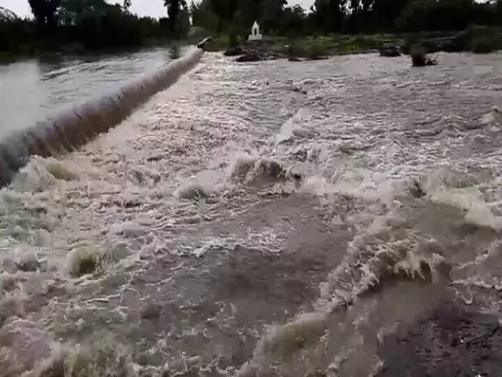 Extreme levels of flood danger were announced in Chennai சென்னைக்கு வெள்ள அபாய எச்சரிக்கை: ஆர்ப்பரித்து வரும் பூண்டி ஏரி! பாதிப்பு பகுதிகள் எவை?