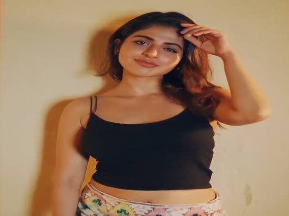 Iswarya Menon pics: பிளாக் டிரஸ்ஸில் ஐஸ்வர்யா மேனன் - மயக்கும் போட்டோஷூட் Iswarya Menon pics: பிளாக் டிரஸ்ஸில் ஐஸ்வர்யா மேனன் - மயக்கும் போட்டோஷூட்